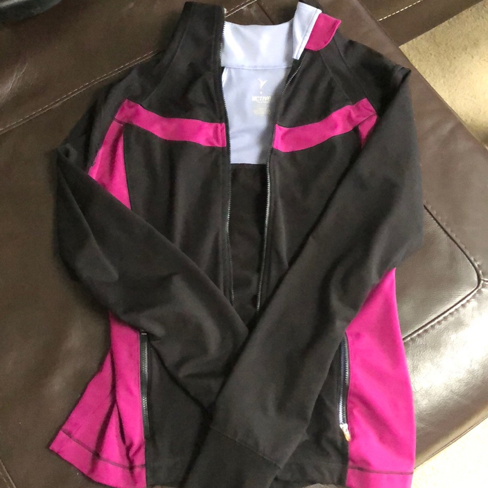 Light weight workout jacket Fuchsia and black